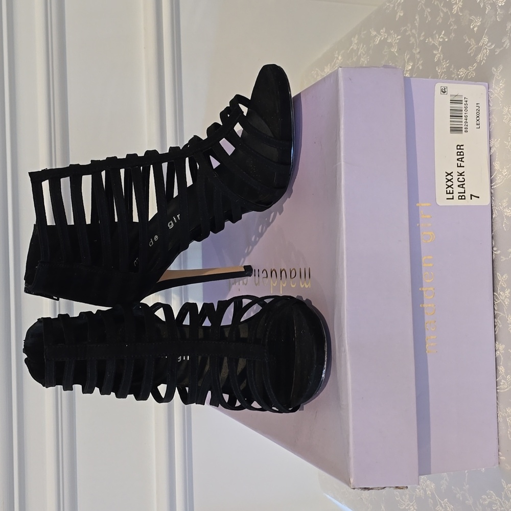 Madden Girl "Lexxx" Women's Size 7 Black Strappy Heeled Sandals - Picture 9 of 11
